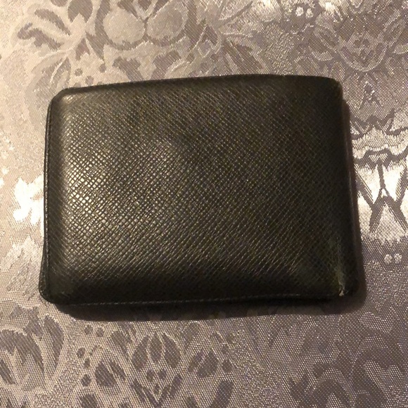 Black Louis Vuitton Wallet - Picture 7 of 11
